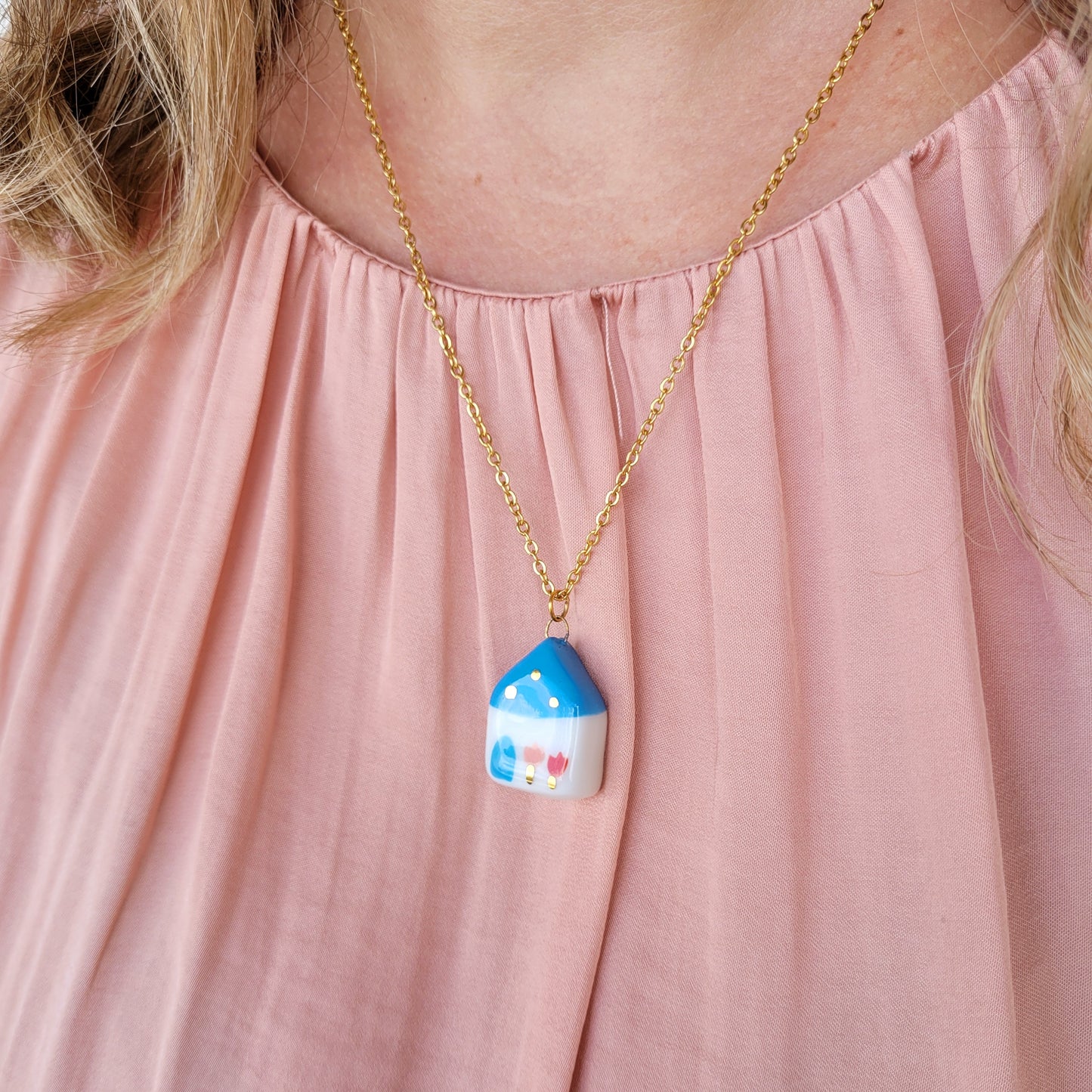 Porcelain necklace with gold "Blue house"
