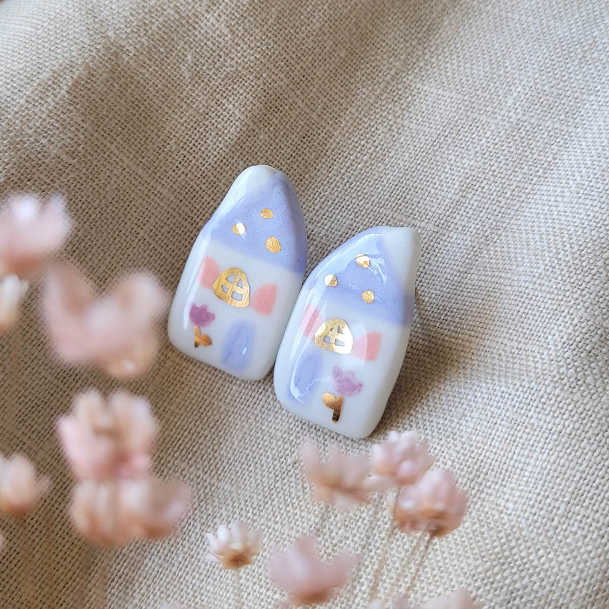 Porcelain stud earrings with gold "Purple houses"