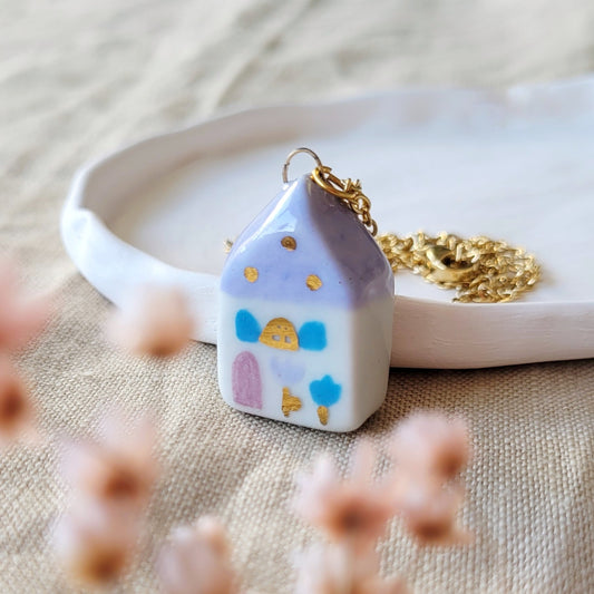 Porcelain necklace with gold "Purple house"