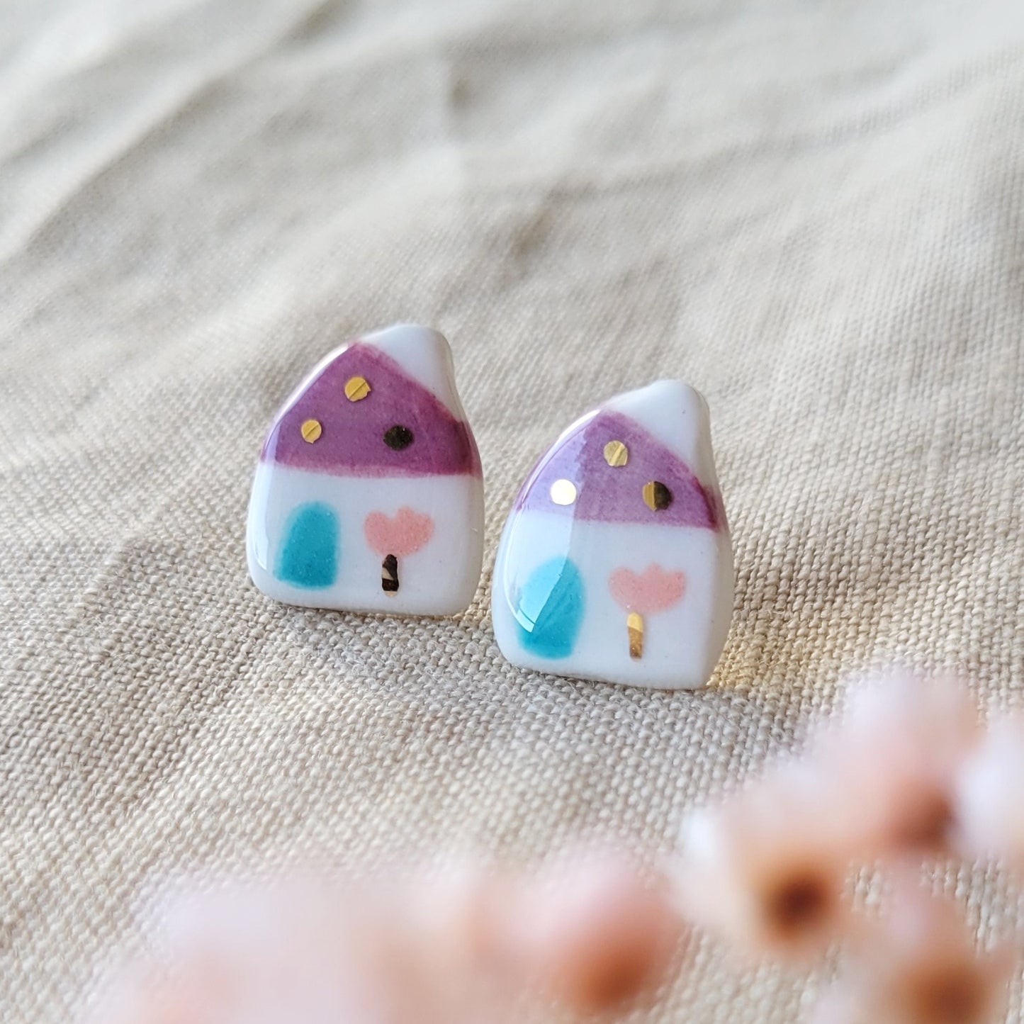 Porcelain stud earrings with gold "Tiny dark pink houses"