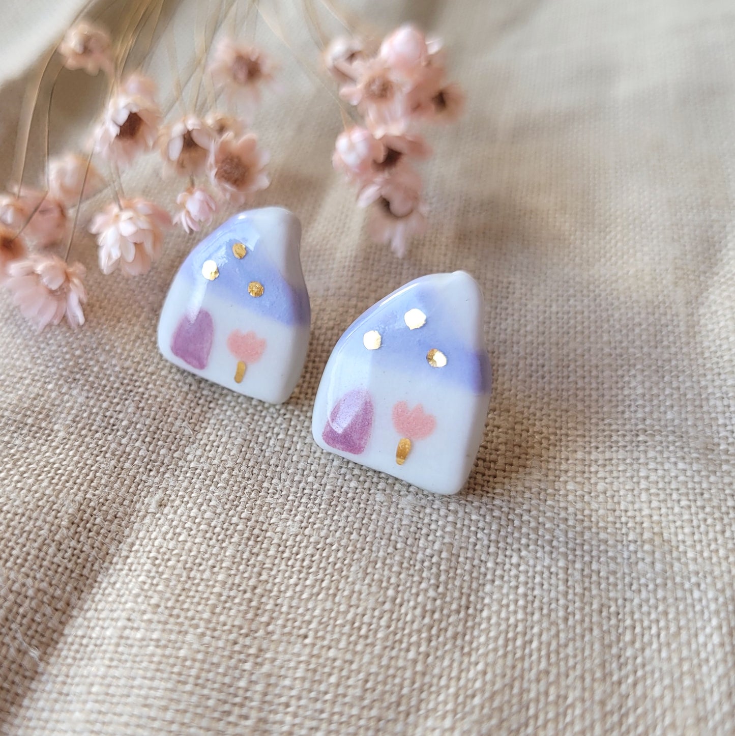 Porcelain stud earrings with gold "Tiny light purple houses"
