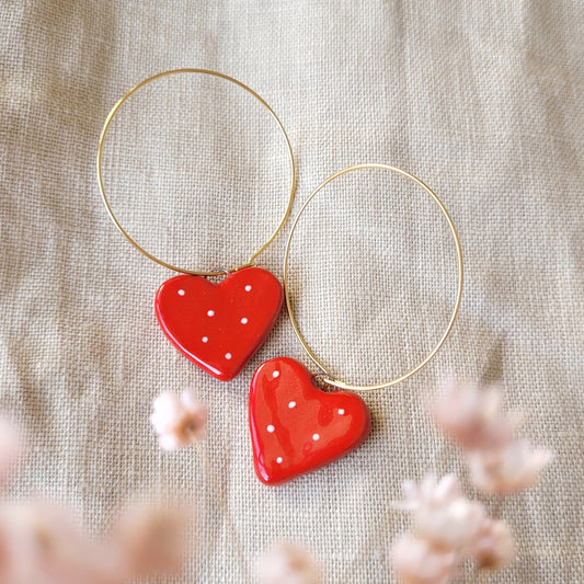Ceramic dangle earrings "Small red hearts"