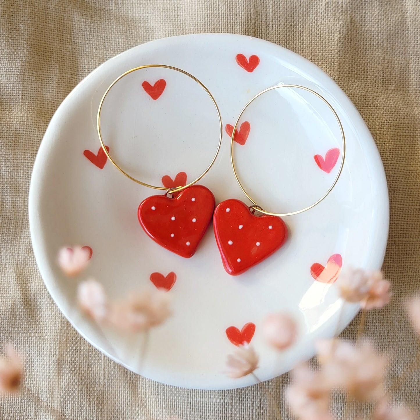 Ceramic dangle earrings "Small red hearts"