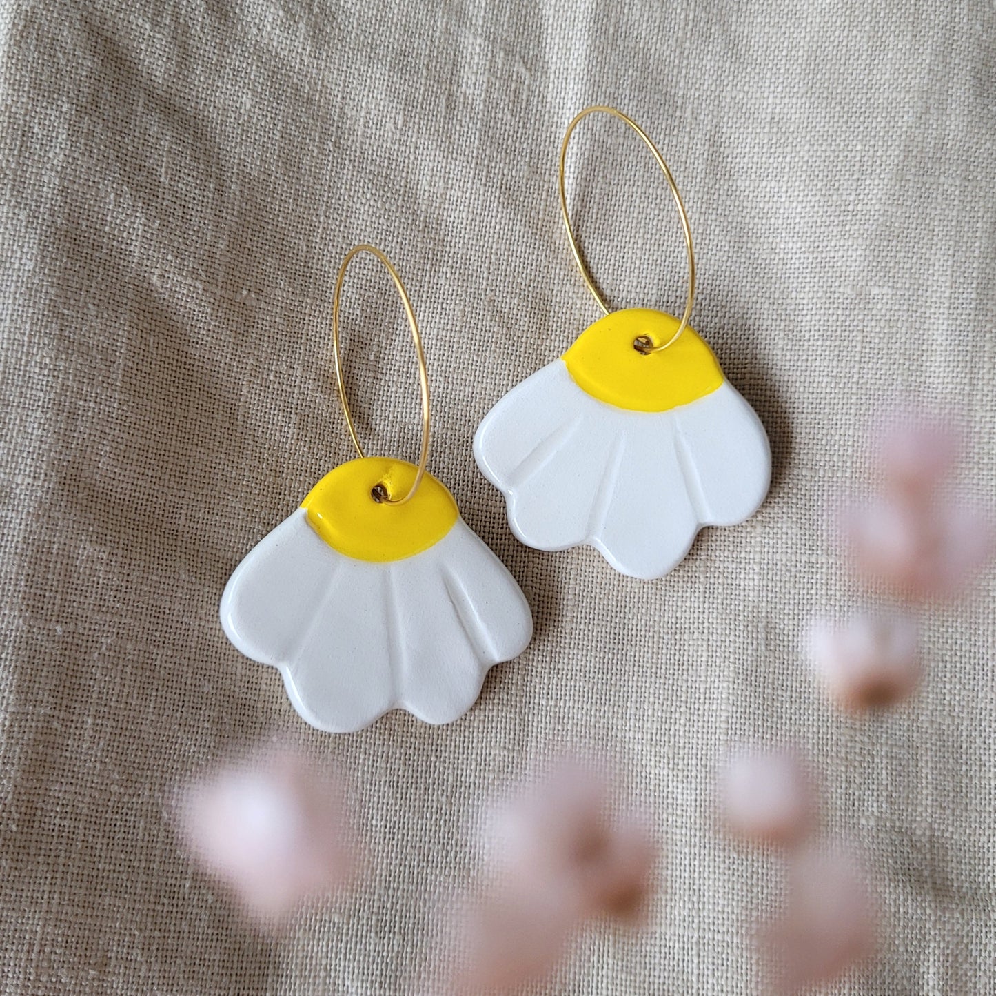 Ceramic dangle earrings "Daisies"