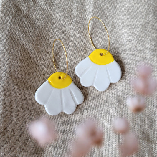 Ceramic dangle earrings "Daisies"